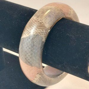 Vintage Chunky Clear Lucite Acrylic Pink Gray snakeskin Bangle Bracelet 1" wide